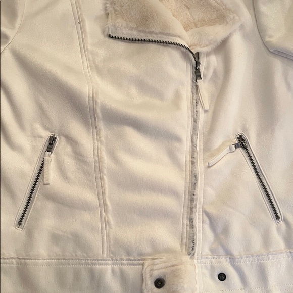 Marrakech Women's White Faux Suede/ Faux Shearling Jacket - Picture 5 of 9